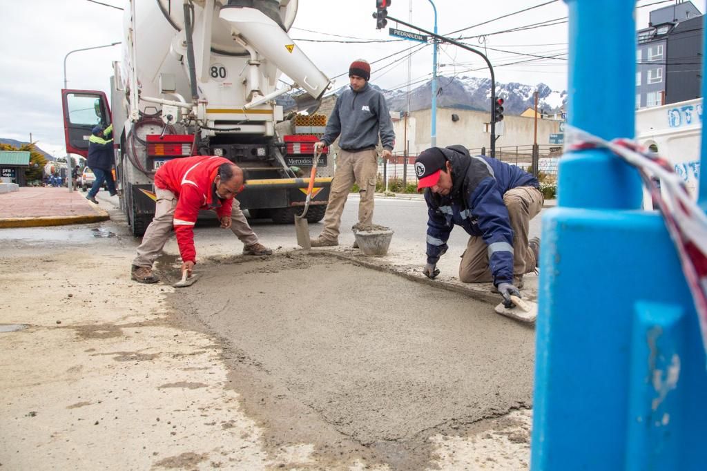 Repararon las cañerías cloacales de Piedrabuena y Maipú