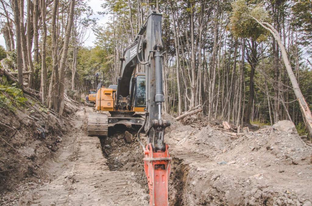 Siguen las obras de luz, agua y cloacas en la urbanización San Martín