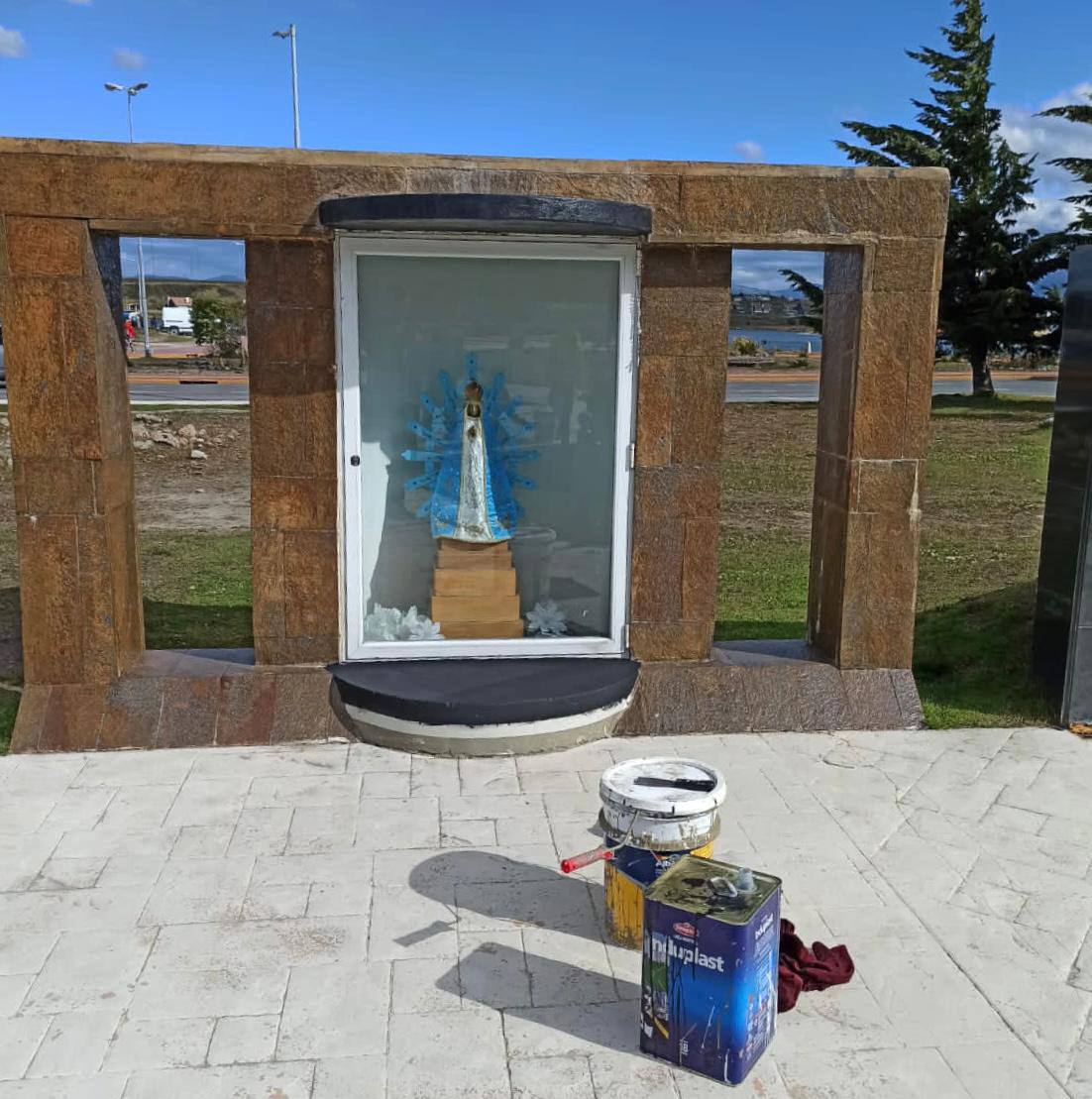 Se trabaja en la mejora de la plaza Islas Malvinas