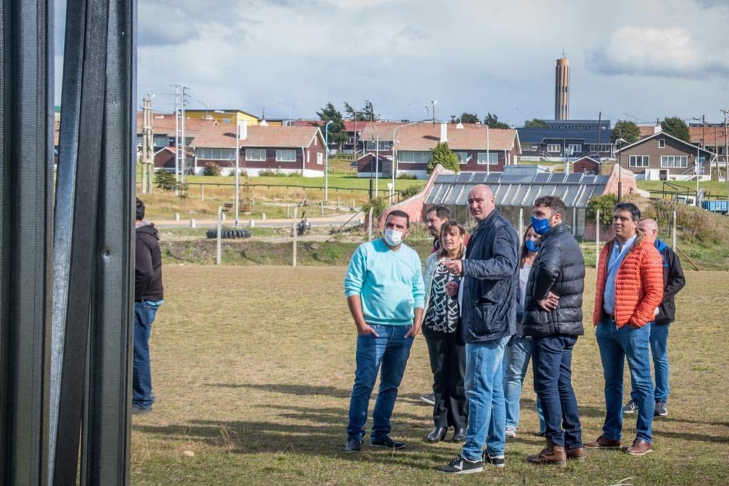 Vuoto recorrió los avances de la obra de en la cancha “Cocol Gómez”