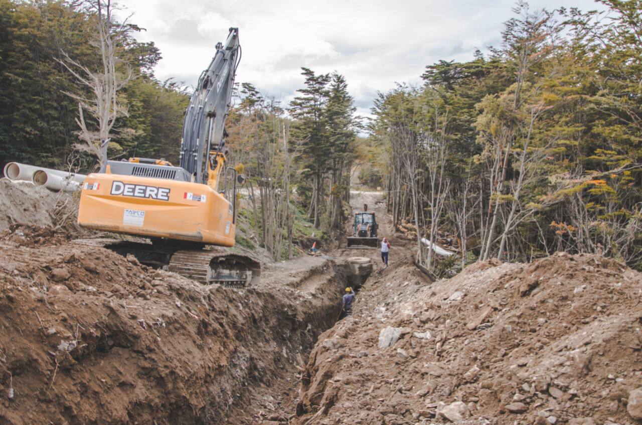 Sigue la construcción del colector cloacal para la urbanización general San Martín