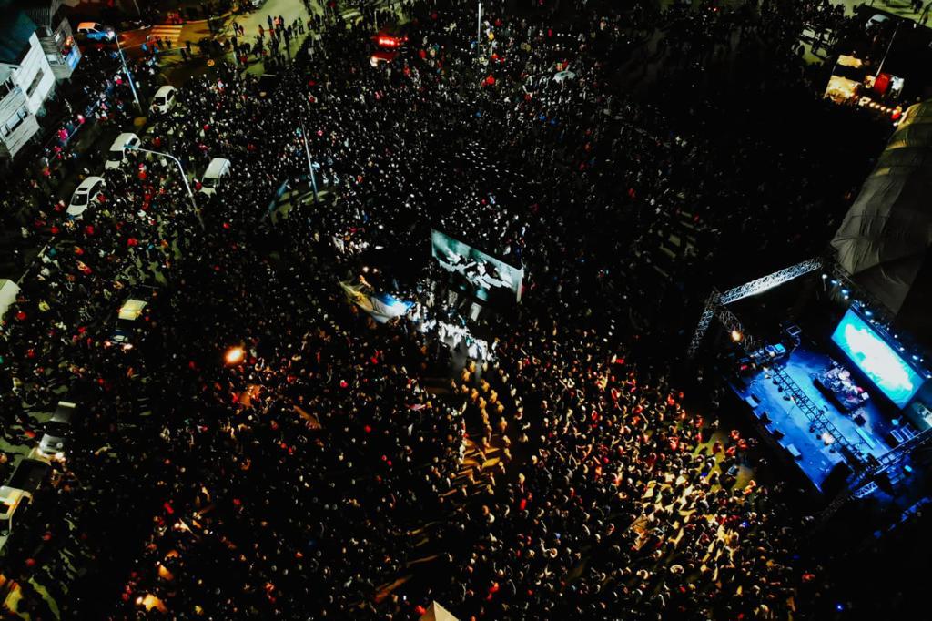 Miles de vecinos participaron de la vigilia del 2 de Abril