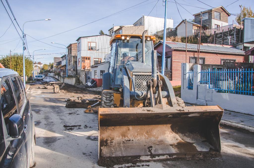 Avanzan los trabajos de recuperación vial del barrio La Cantera