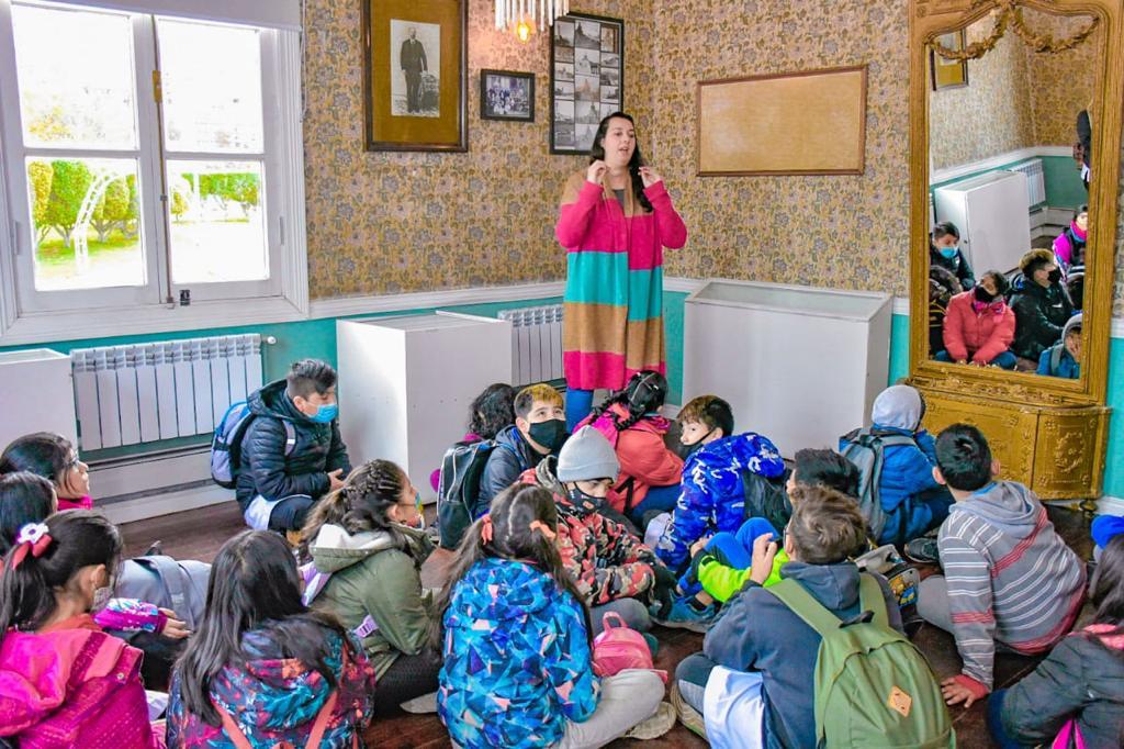 Alumnos de la escuela ‘Oshovia’ participaron del programa turismo social