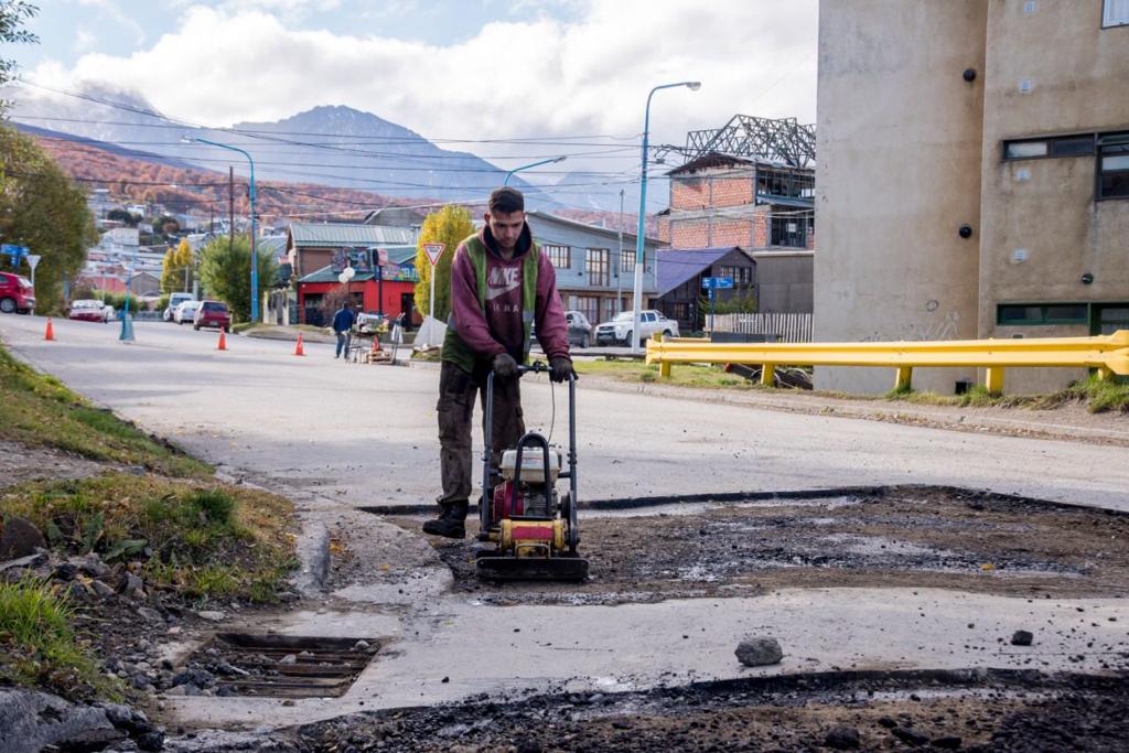 Realizaron trabajos viales en la calle Luis Vernet