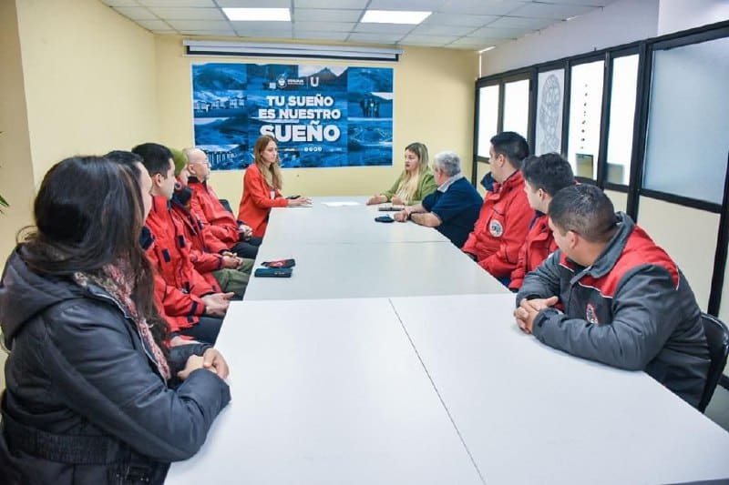 Presentaron el acta de intención para el primer barrio de bomberos voluntarios