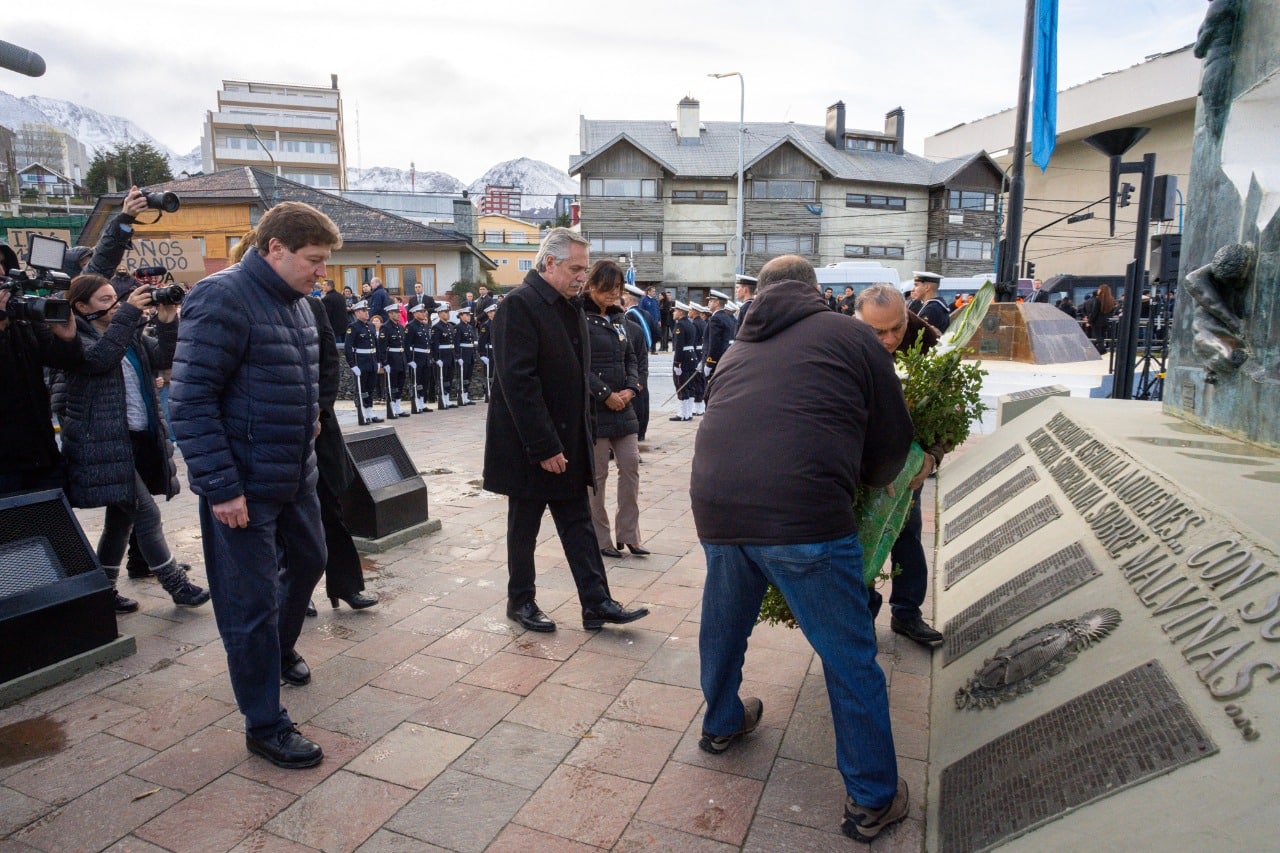 El Presidente homenajeó a los héroes y heroínas de Malvinas