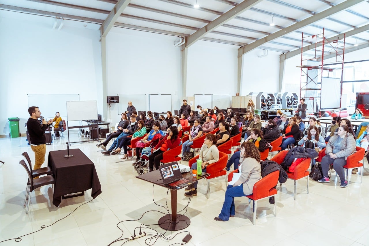 Empezaron las jornadas de capacitación para mujeres emprendedoras