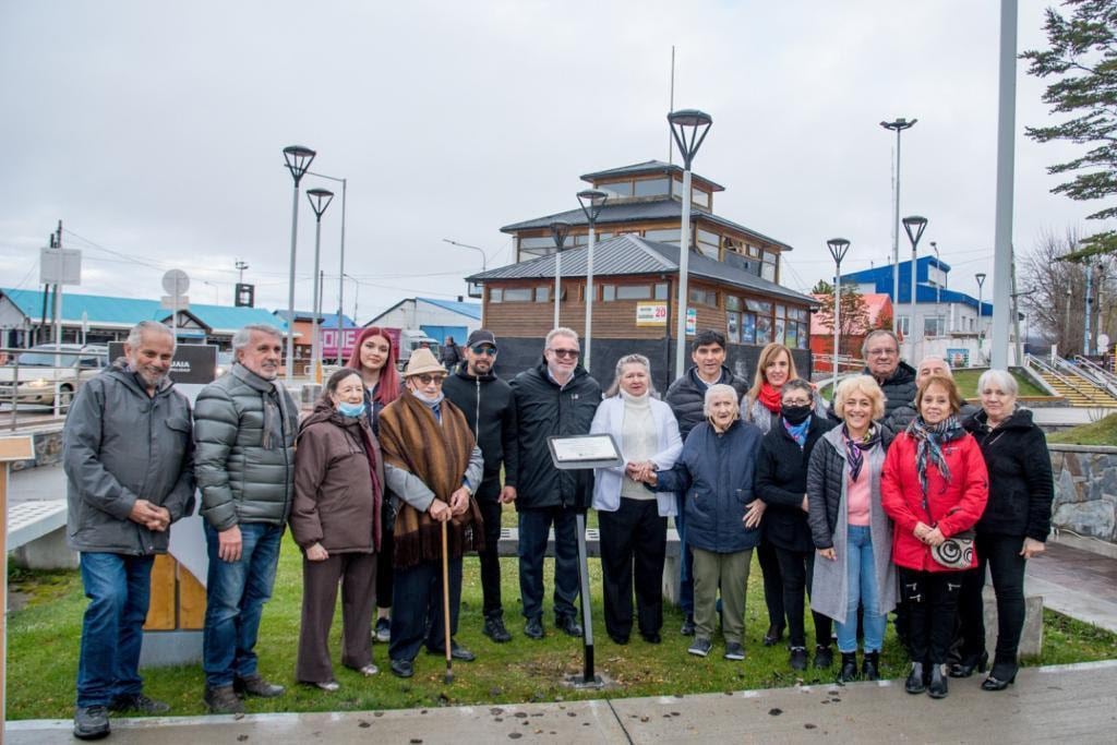 Homenajearon al creador del escudo de la ciudad, el artista Vicente Gómez