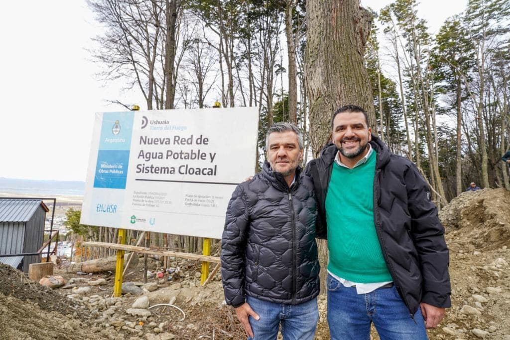 Vuoto junto a Juan Zabaleta recorrieron las obras de saneamiento de El Cañadón y del K y D