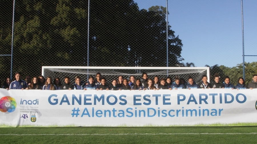 Lanzan una capacitación para futbolista para luchar contra la discriminación