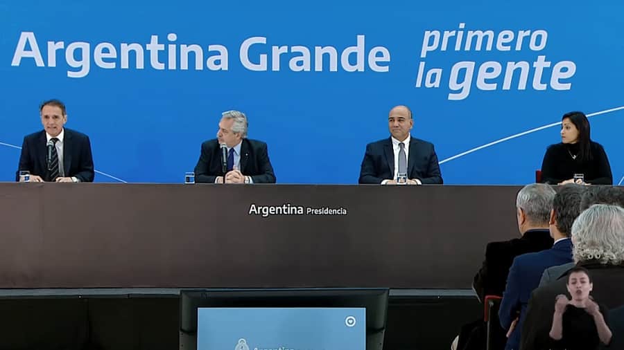 Fernández presentó el plan de obras «Argentina Grande»