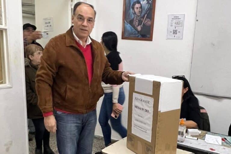 Blanco: «Fue una campaña corta e intensa, por eso hoy esperaremos el resultado electoral con tranquilidad»