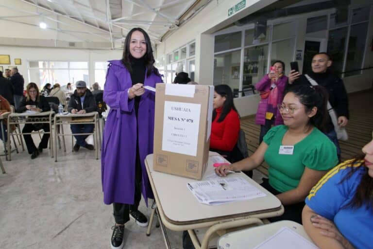 Victoria Vuoto: «A 40 años de haber recuperado la democracia, para mi es un honor poder venir a votar»