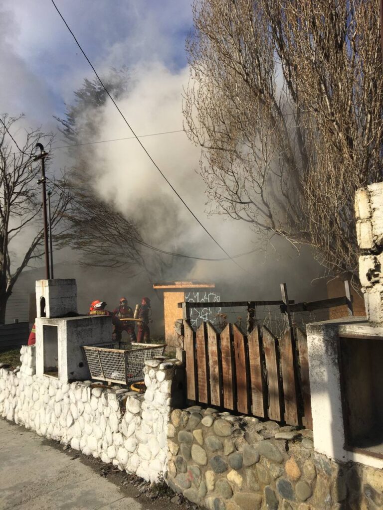 Fue intencional el incendio frente al Tribunal de Cuentas