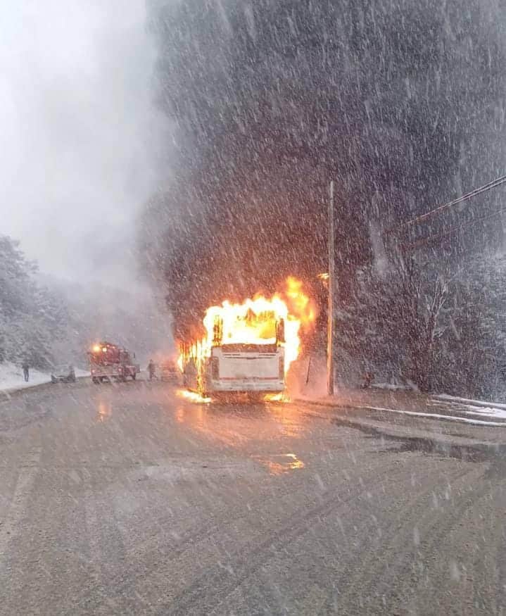 Se incendió un colectivo de la Línea D