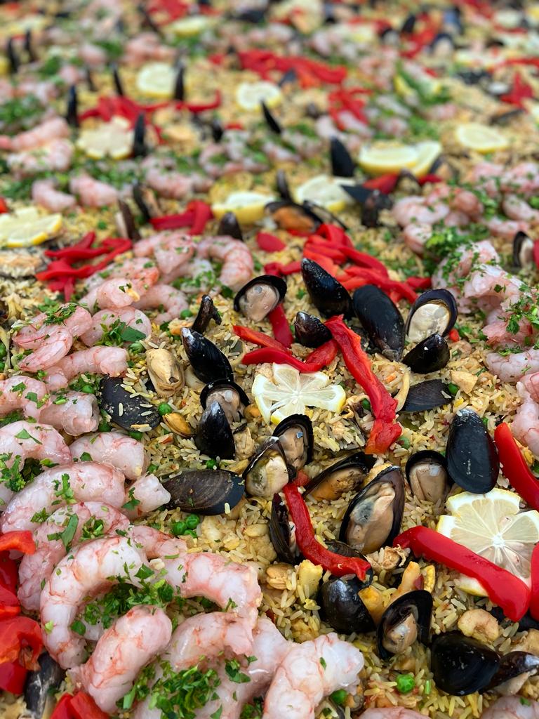 GDS Catering cocinará su tradicional paella para 15.000 personas por el 139° aniversario de la ciudad de Ushuaia