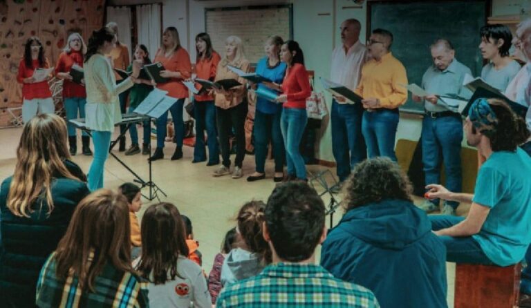 Presentan la muestra anual de Taller de canto y coro
