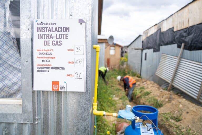 Avanzan las obras de gas y equipamiento comunitario en el Barrio Colombo