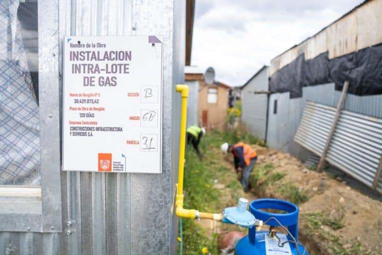 Avanzan las obras de gas y equipamiento comunitario en el Barrio Colombo