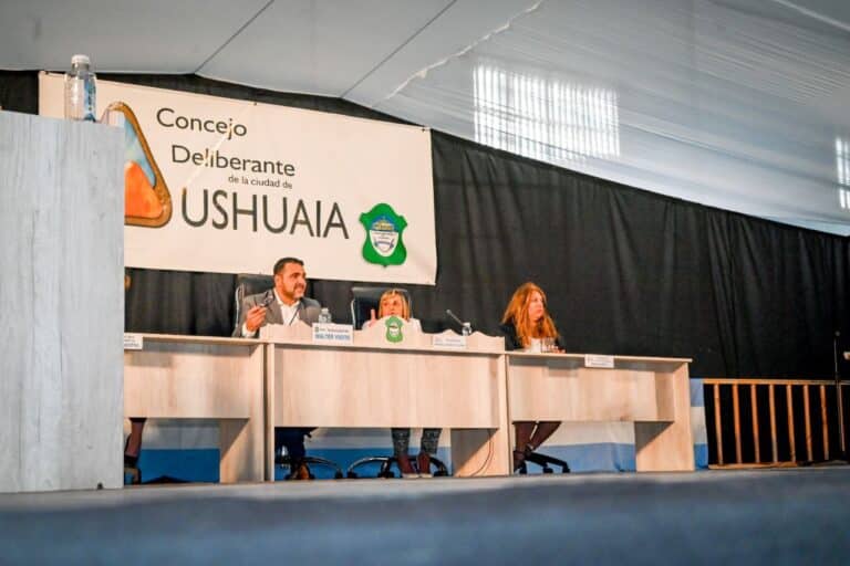 Vuoto inauguró las sesiones del Concejo Deliberante de Ushuaia