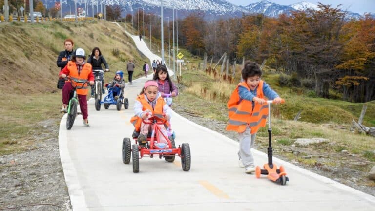 Vuoto y ex combatientes inauguraron la Bicisenda «Pensar Malvinas»