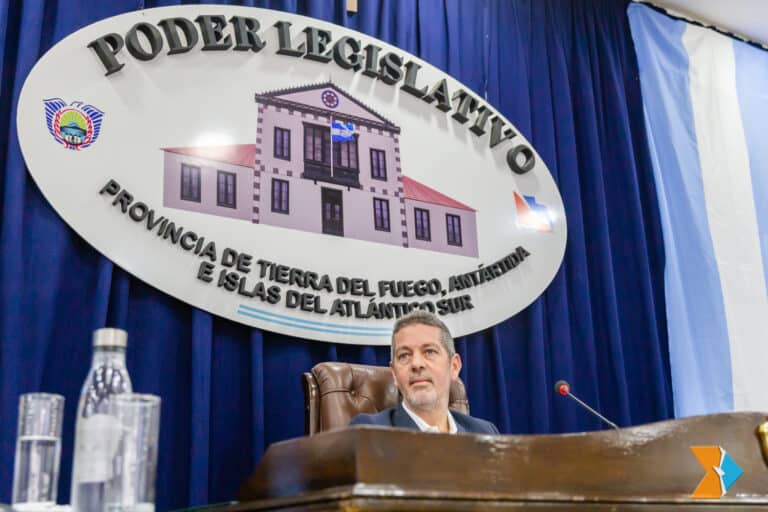 Legislatura sancionó Leyes que buscan contener el escenario social y económico fueguino