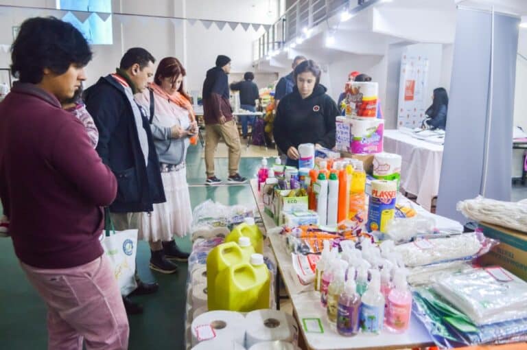 Miles de familias visitaron «Tu Mercado TDF»