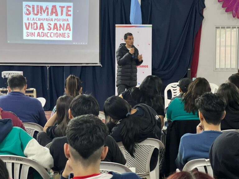 Se realizó un taller sobre problemática de adiciones y conductas de riesgo