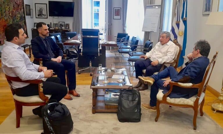 Tierra del Fuego y una alianza con Uruguay para el desarrollo económico
