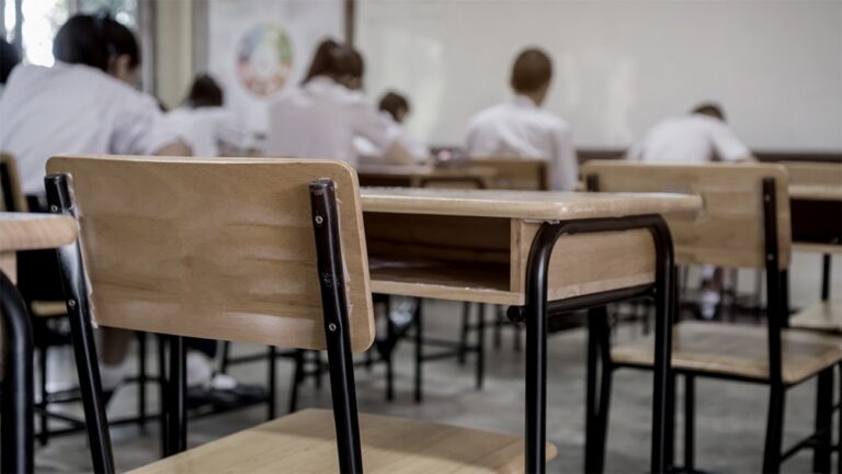 Renuncias en educación a días del inicio de clases