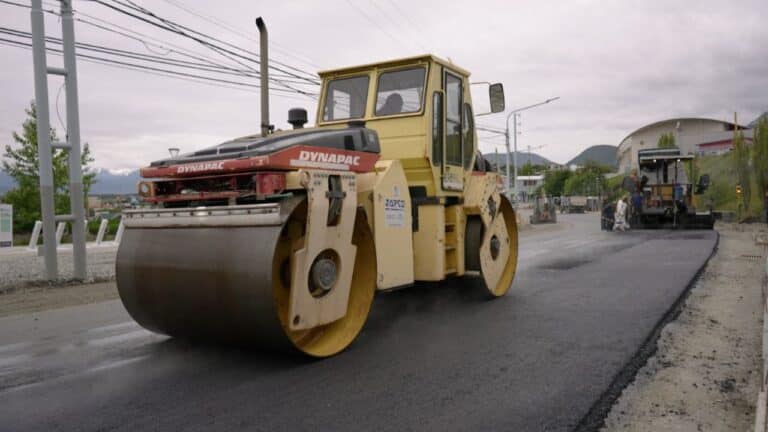 El Municipio de Ushuaia pavimentó un nuevo tramo de Héroes de Malvinas