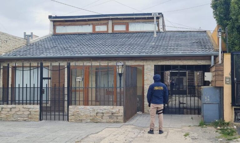 Allanamiento a un abogado por amenazas con arma