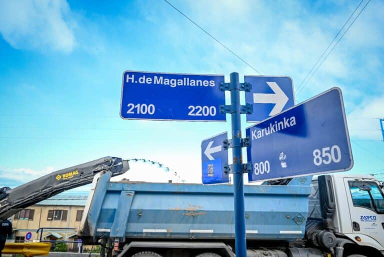 Realizan trabajos de recuperación vial en la calle Magallanes
