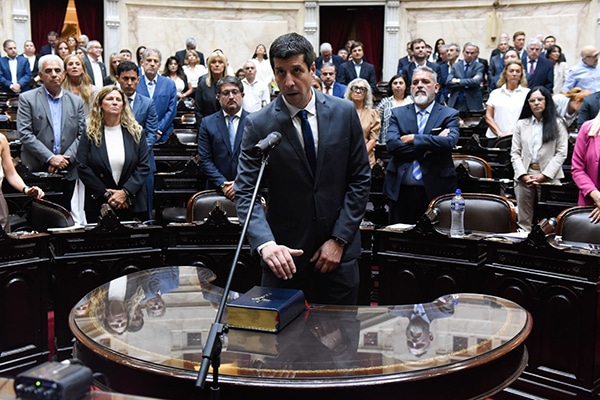 Cuestionada la jura del Diputado Garramuño