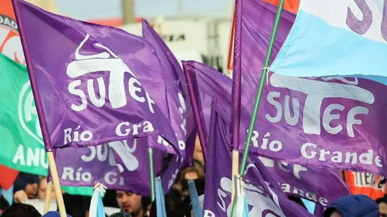 Docentes fueguinos inician semana de protestas tras fracaso en negociación salarial