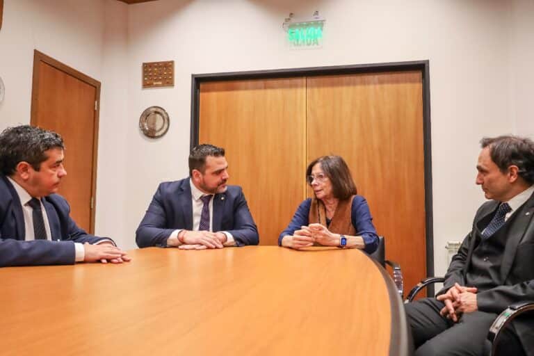 La municipalidad firmó un convenio de colaboración y asistencia con el superior tribunal de justicia