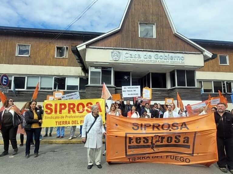 PARO: FALTA DE DIÁLOGO Y LOS RECORTES SALARIALES
