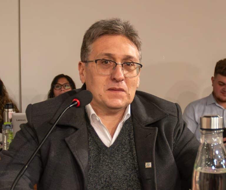 Nuestra labor es brindar herramientas y ejercer control