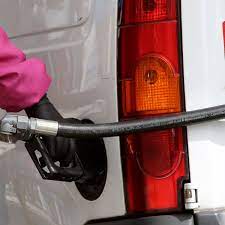 Cómo impacta la baja de combustibles en la económia nacional