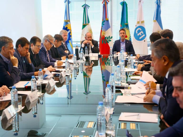 Gobernadores quieren discutir el pacto de Mayo