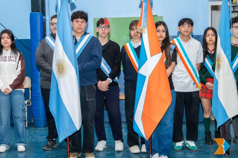 Jóvenes prometieron lealtad a la Constitución fueguina