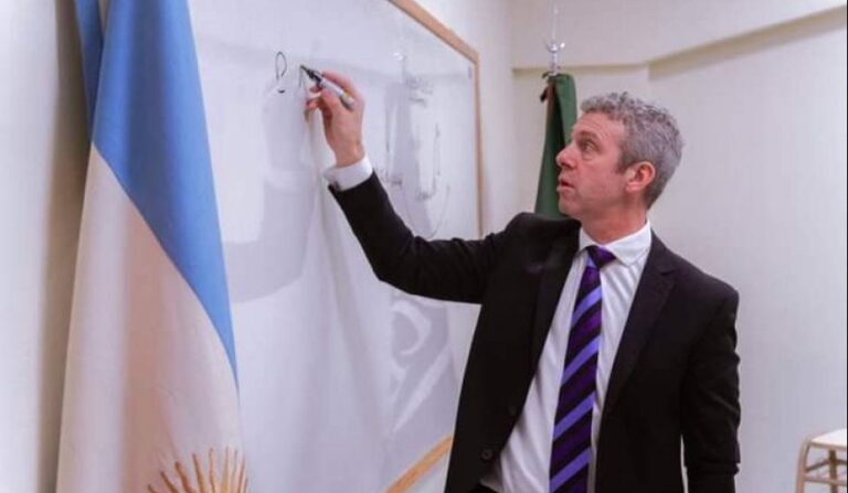 Gobierno recusó a Löffler por una entrevista de 2023 en que afirma que la constitución debe cumplirse y no reformarse