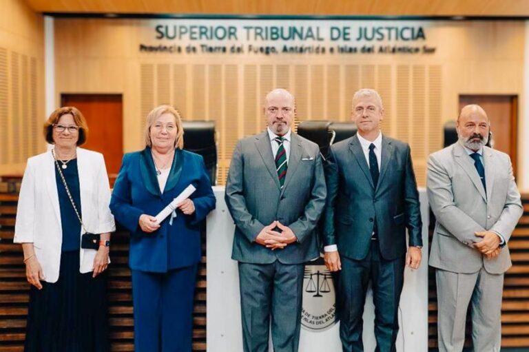 Pedido de recusación de jueces 3 en causa por la reforma constitucional