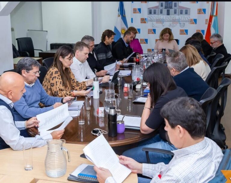 Sin dictámenes y con cuartos intermedios a horas de la sesión