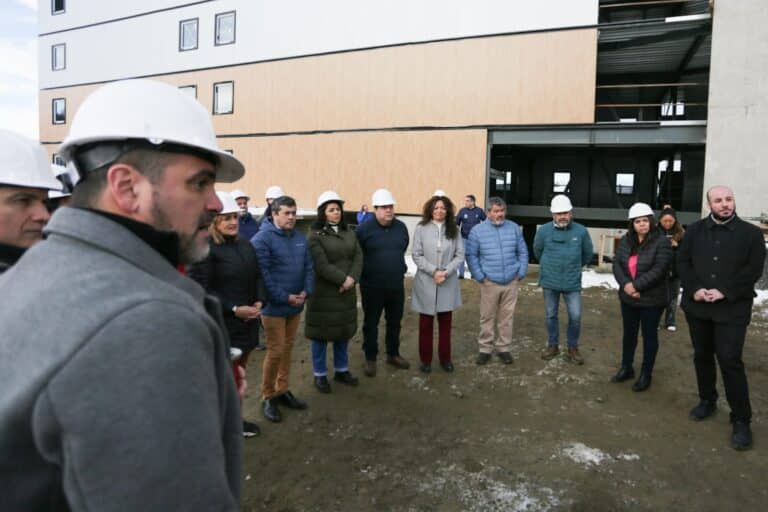 Vuoto recorrió la obra del Hotel IBIS styles en Ushuaia