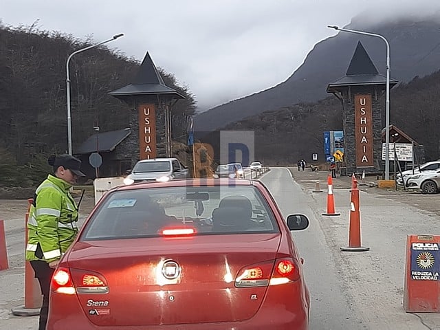 Control policial demoró a una menor de 14 años al mando de una camioneta a la salida de Ushuaia