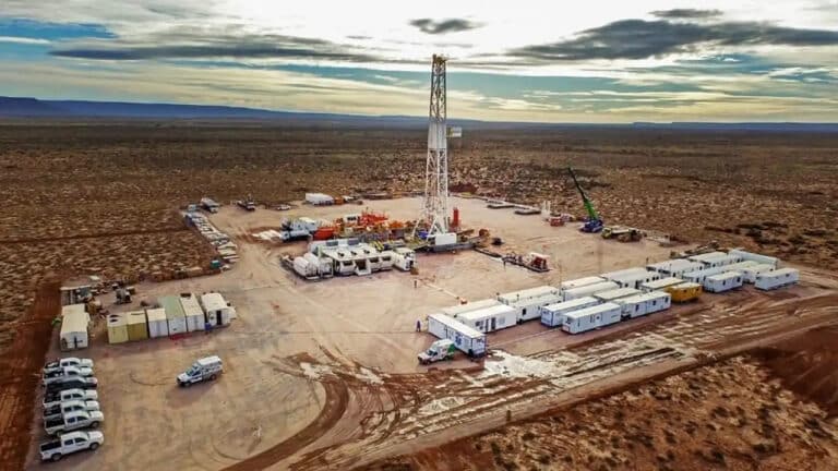 YPF adquirió estratégicos yacimientos de total en vaca muerta