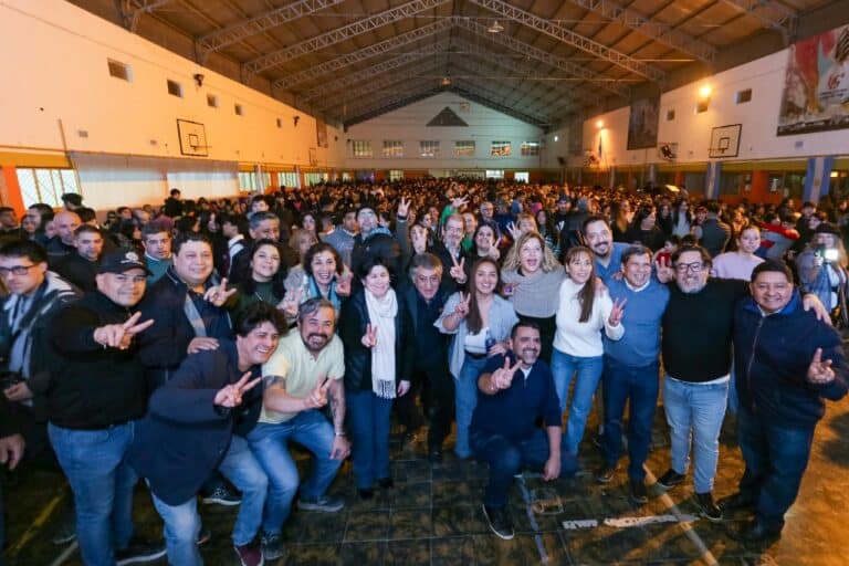 Multitudinaria peña peronista en RGA