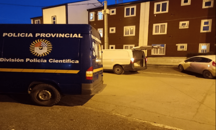 Excarcelaron al hermano del hombre fallecido con una bolsa de nylon sobre su cabeza